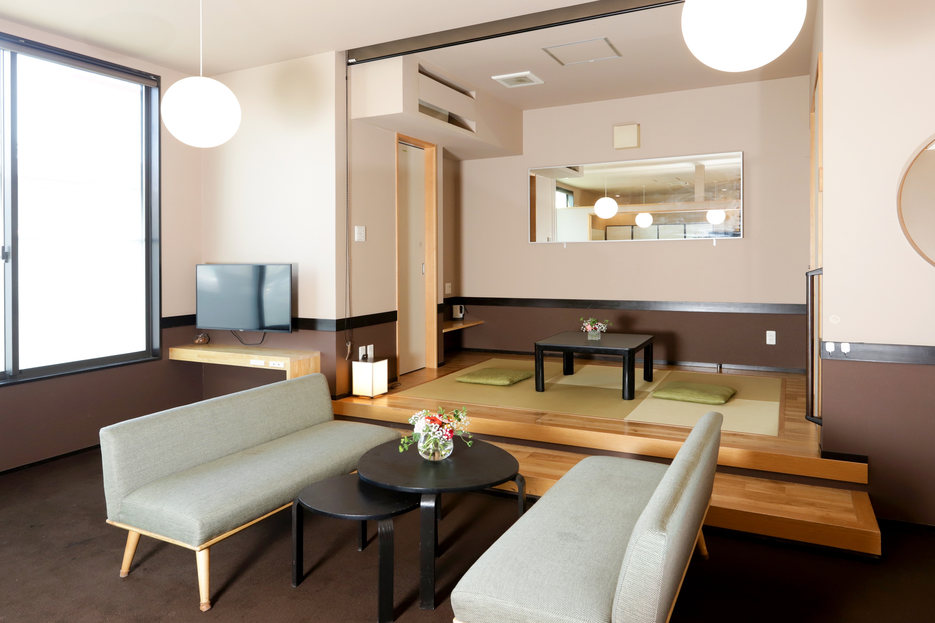 ファミマール 東大阪ホール