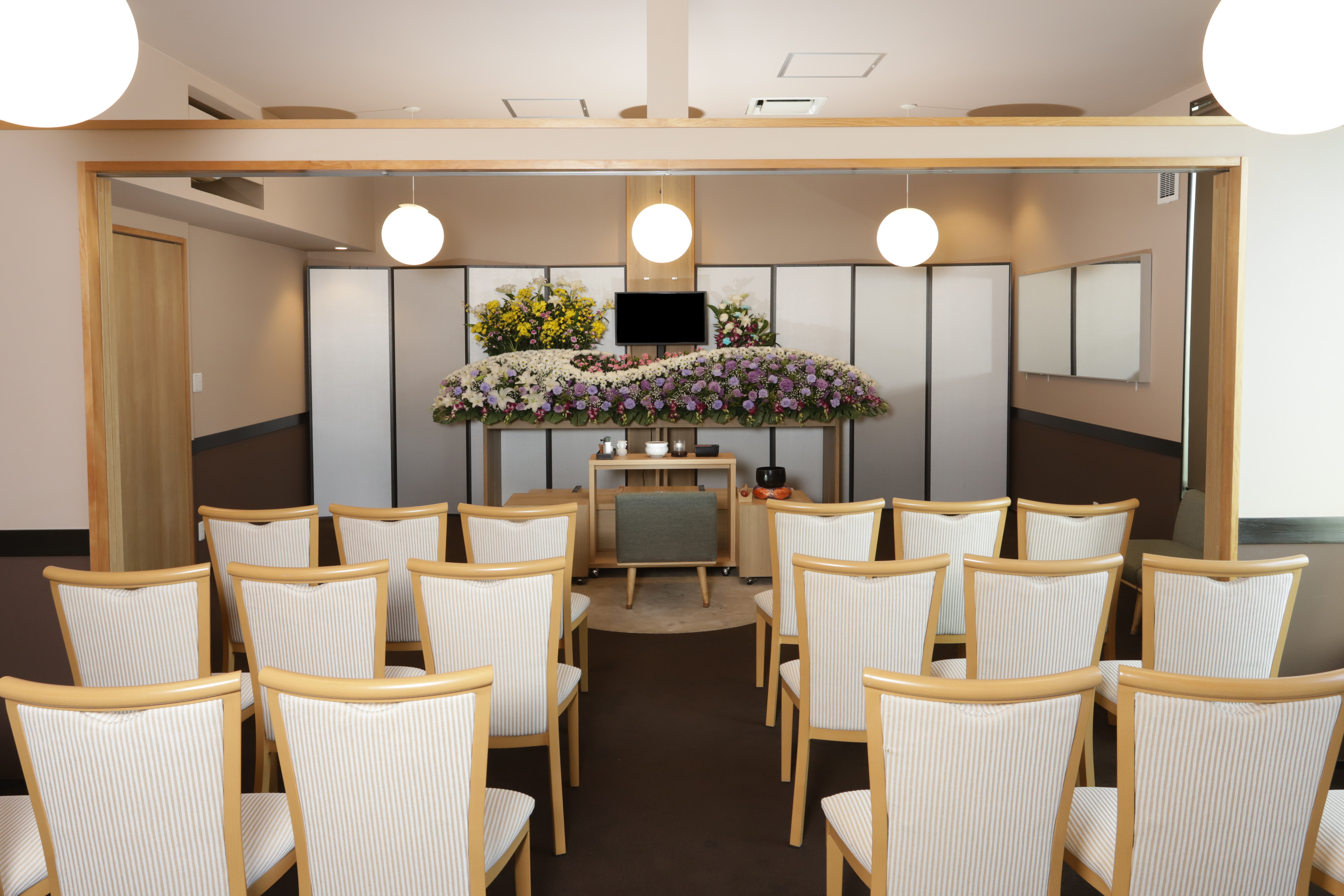 ファミマール 東大阪ホール（東大阪市）の葬儀料金・アクセス情報(電車