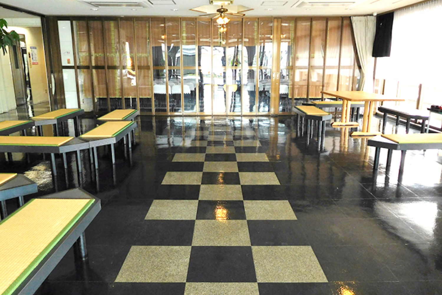 横浜中央霊園六角堂