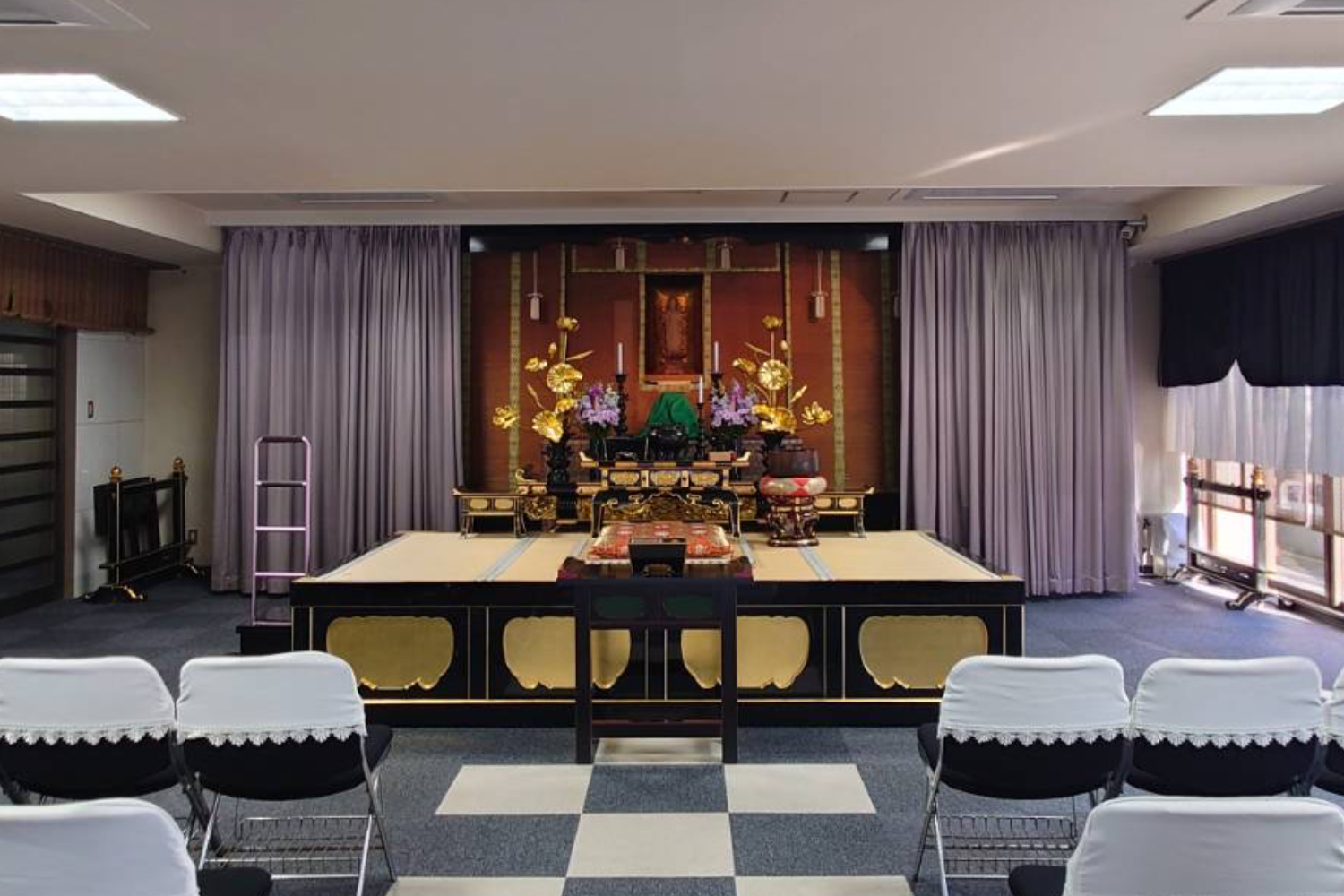 横浜中央霊園六角堂