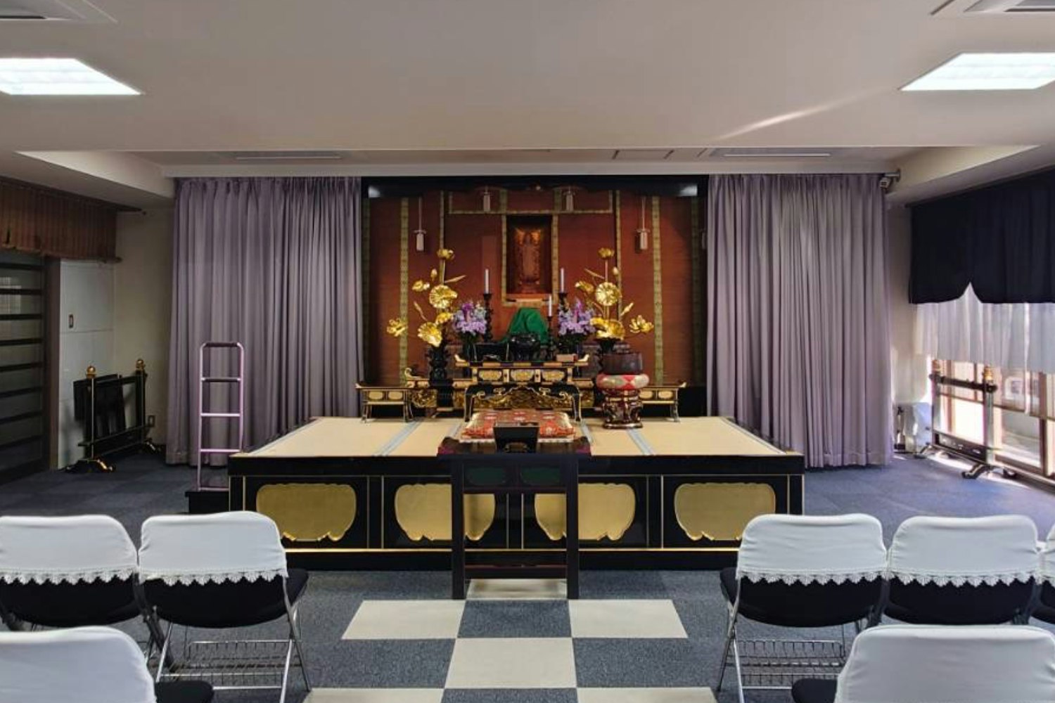 横浜中央霊園六角堂