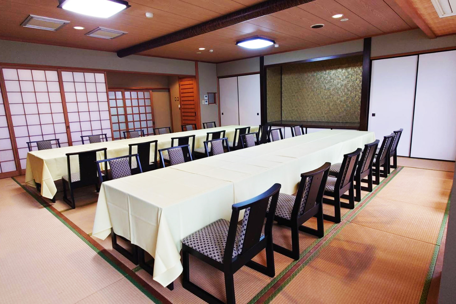 横浜中央霊園六角堂