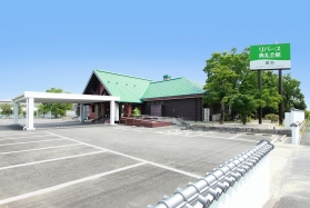 各斎場には、広い駐車場を完備