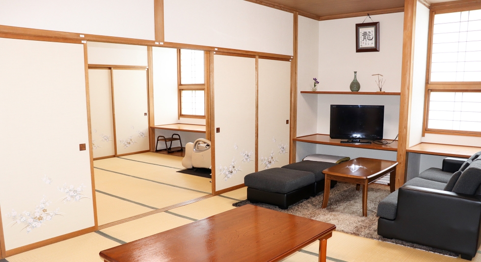 ベルホール会津屋