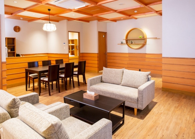 玉泉院中山会館