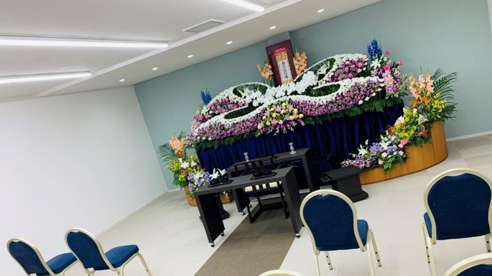 しらゆりホール