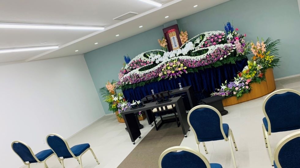 しらゆりホール