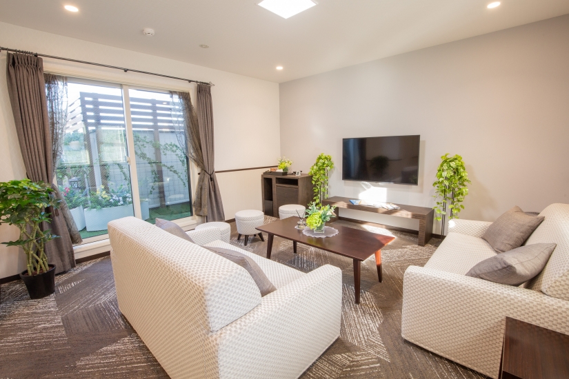 サン・ライフ ファミリーホール日野