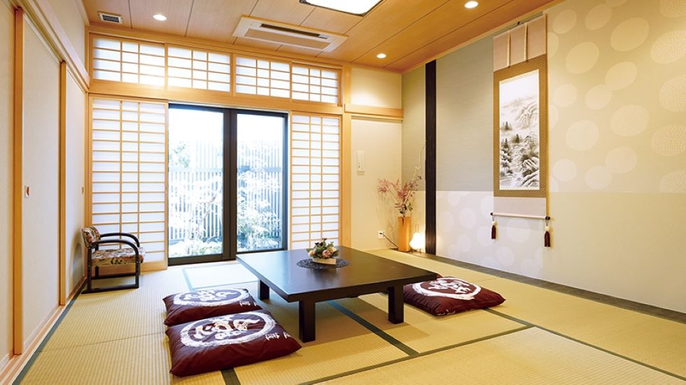 日典ラサ 華弥堂 こいずみ(日典ラサ大泉併設)