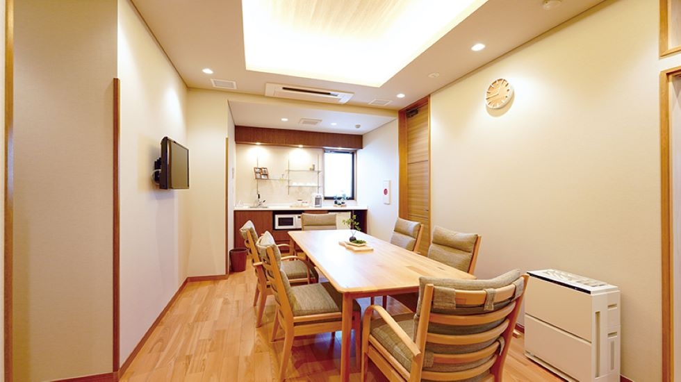 日典ラサ 華弥堂 こいずみ（日典ラサ大泉併設）