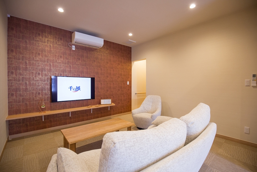 自由な家族葬 千の風 生野勝山ホール