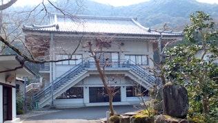 黙山斎場