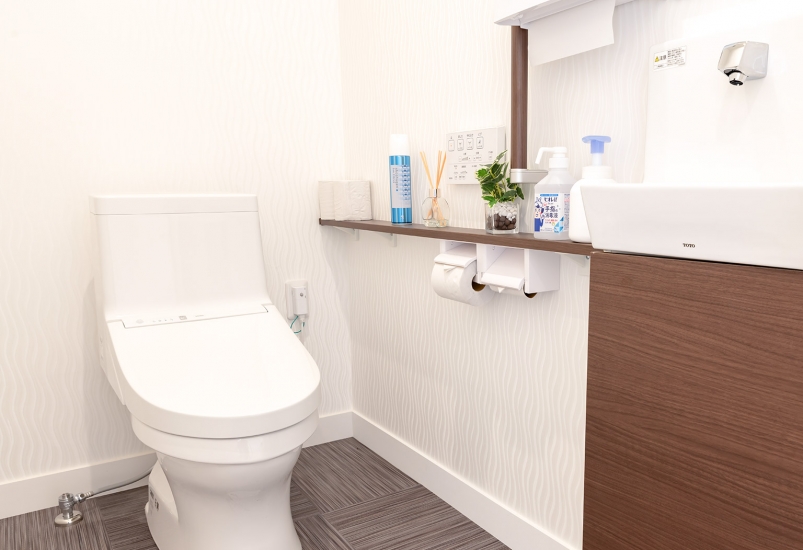 小さな森の家 石岡若松