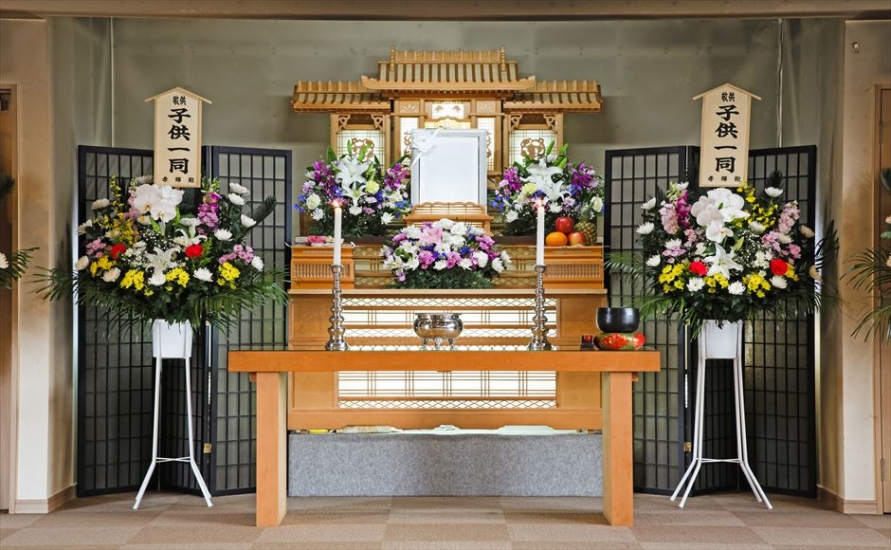 孝輝殿江刺玉里会館