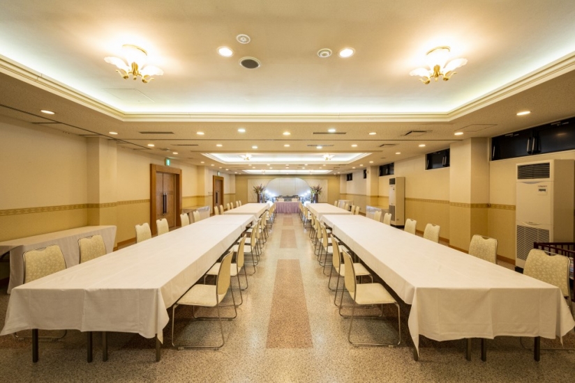 こすもすロイヤルホール