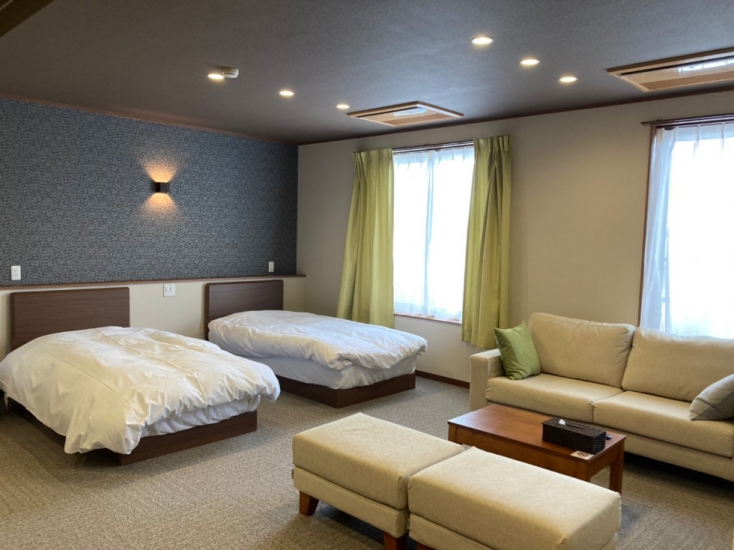 ファミリホール四季　花安本館