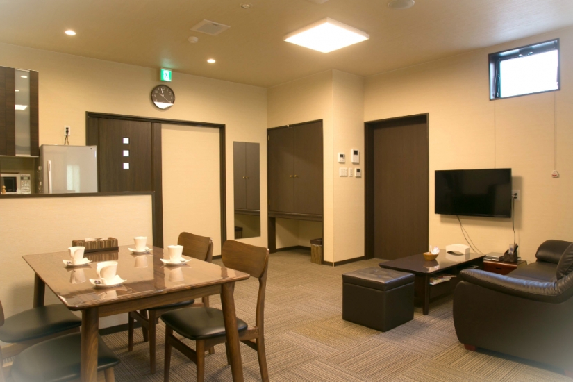 ファミリーホール四季　あらまち（花安）