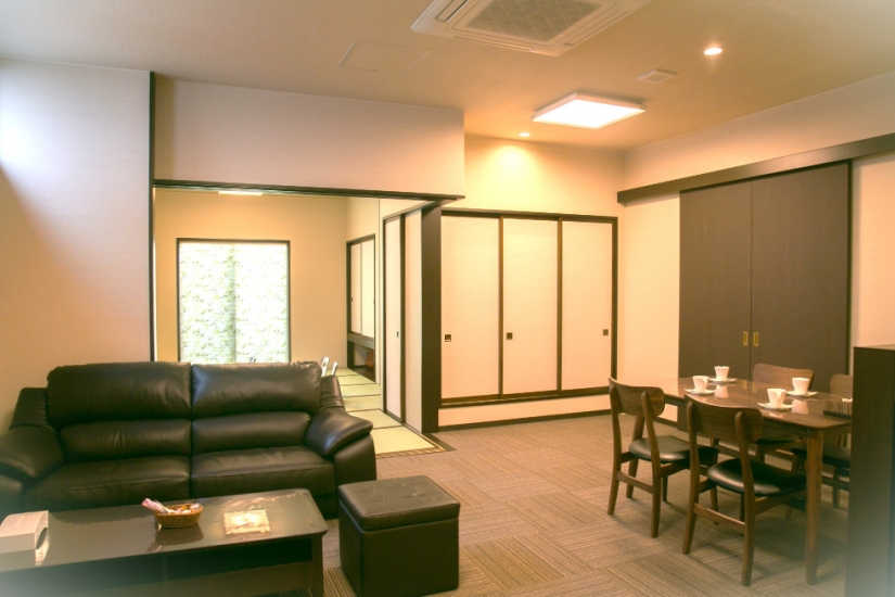 ファミリーホール四季　あらまち（花安）