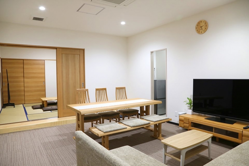 メモリードホール早岐駅前