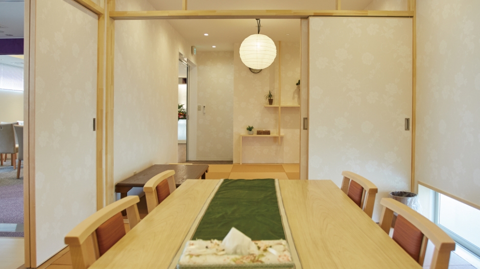 自由な家族葬 千の風 三橋ホール