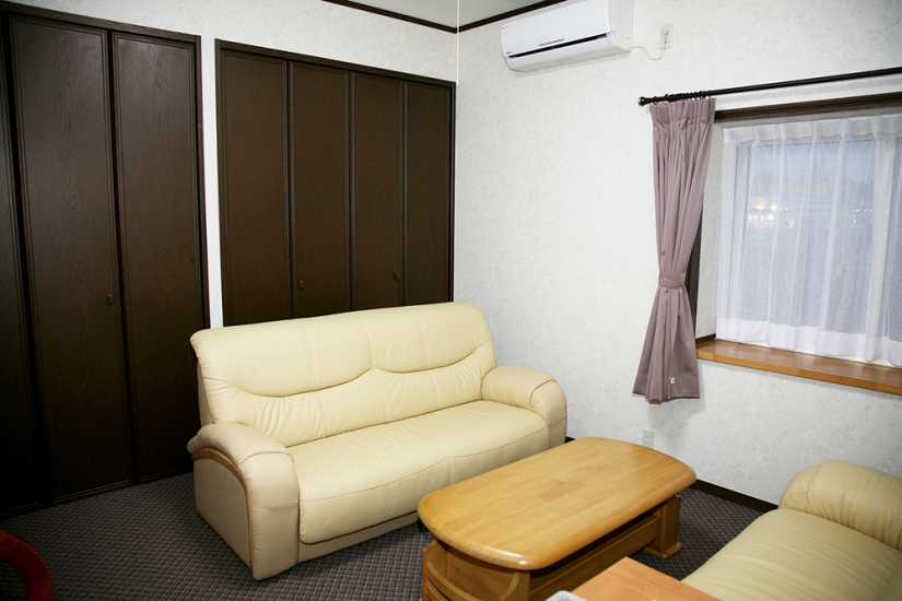 柳葬祭 いずみ館