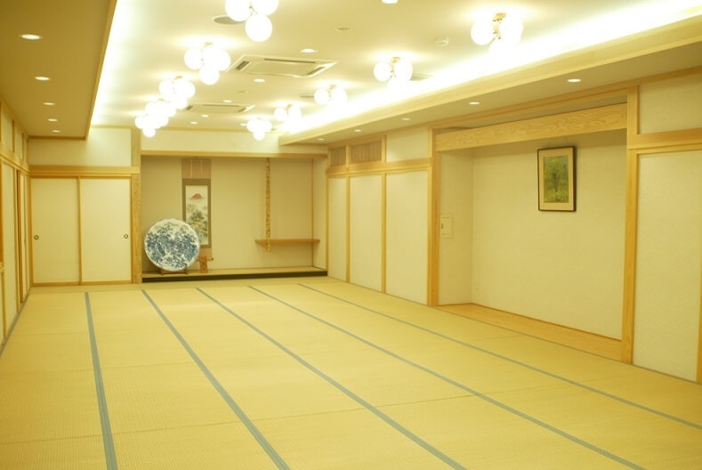 VIPシティホール見附