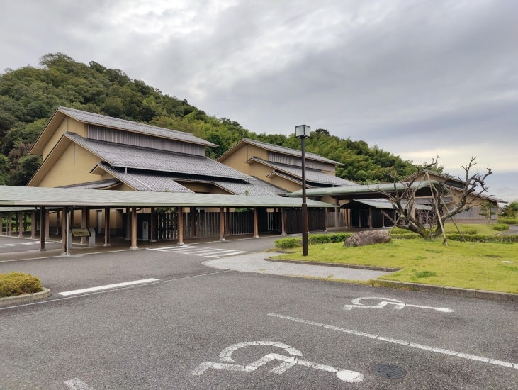 近江八幡市立 さざなみ浄苑