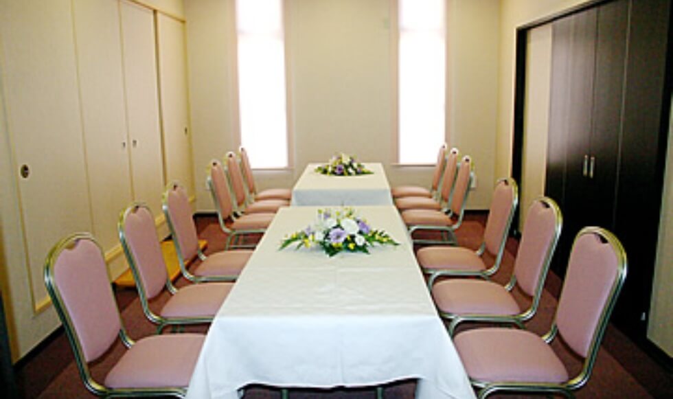 若葉駅西口ホール