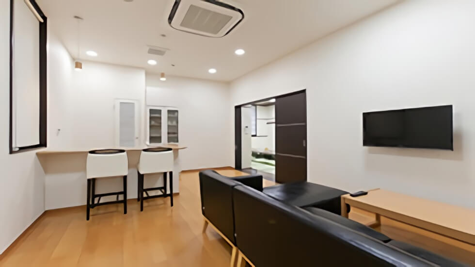 ティア岡崎中央