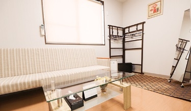 公益会舘 彦根東