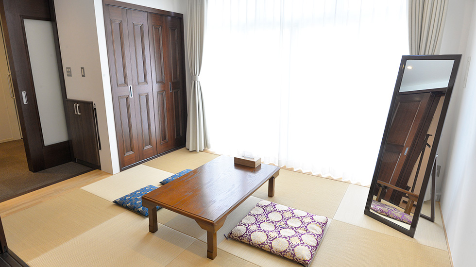 小さな森の家 野田山崎