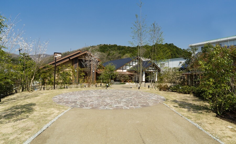 日生中央飛翔殿