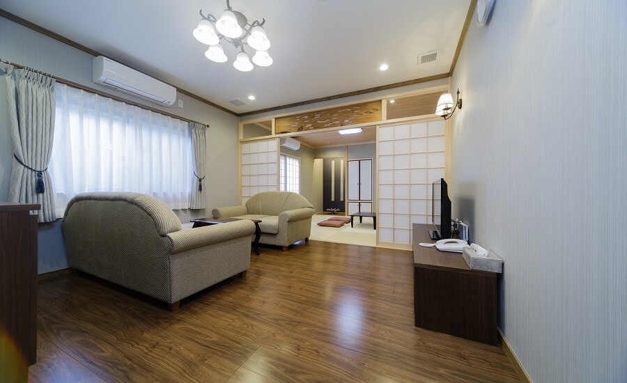 日生中央飛翔殿