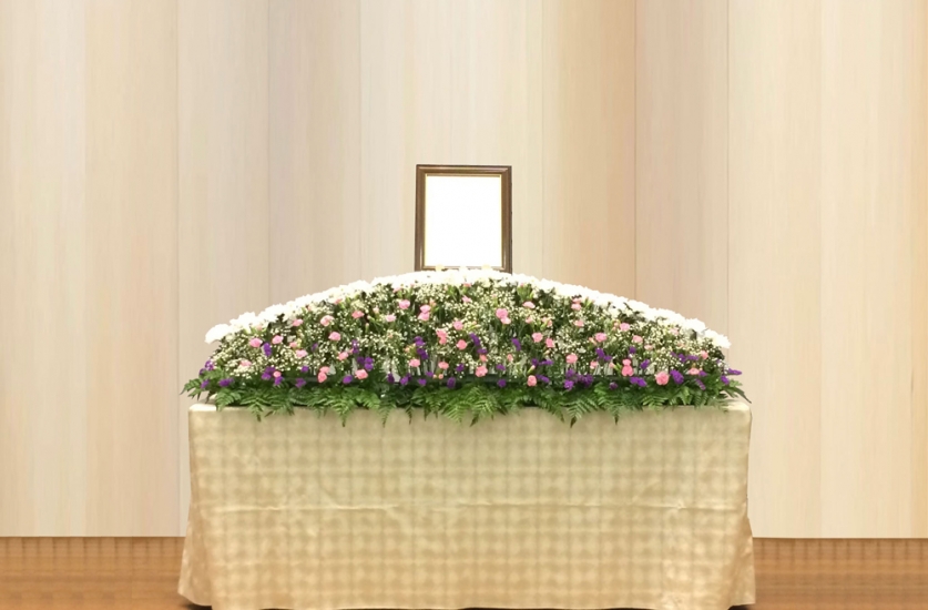 カゴタツホール