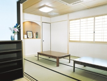 カゴタツホール