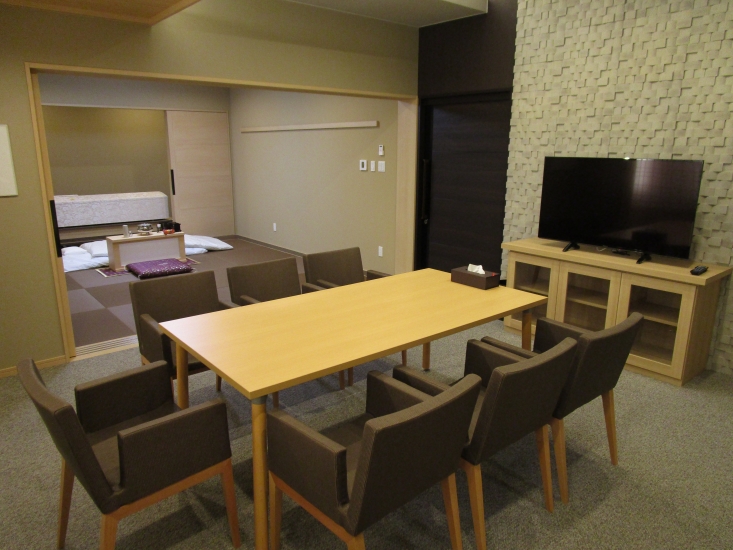 セレモール泉 市名坂