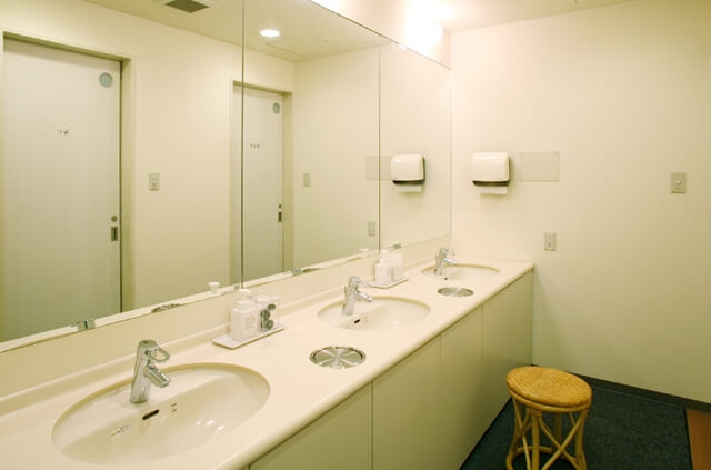 やわらぎ斎場 川沿