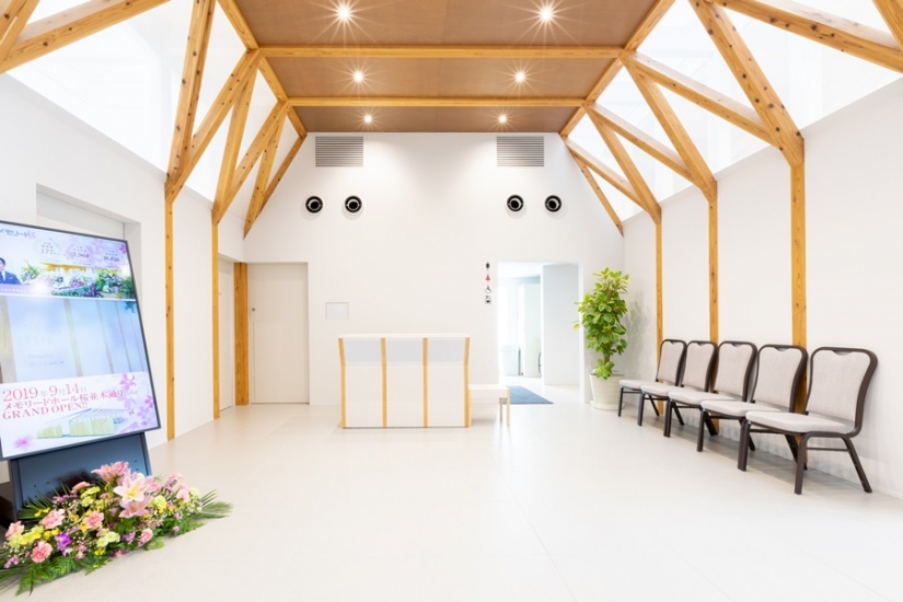 メモリードホール桜並木通り