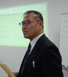 代表　西口